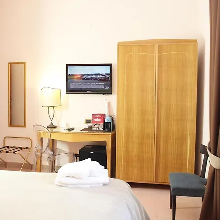 Russo Hotel 3*