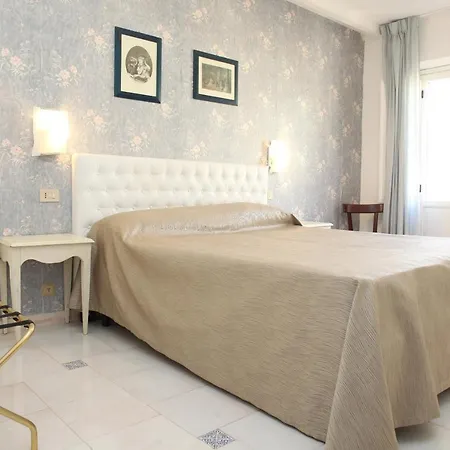 Hotel Russo 3*
