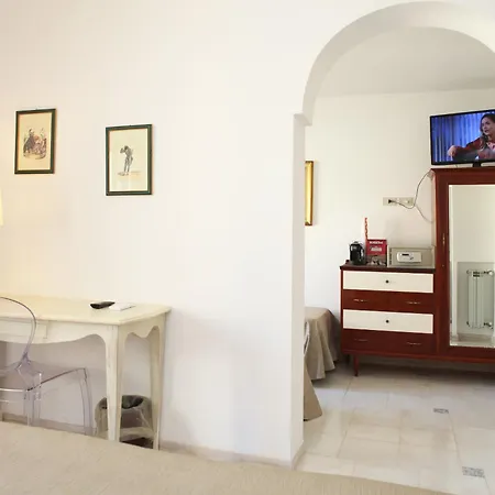 Russo Hotel 3*