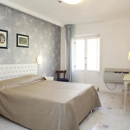 Hotel Russo 3*