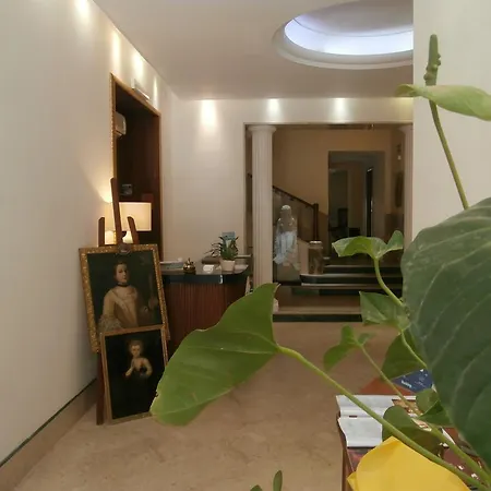 Russo Hotel 3*